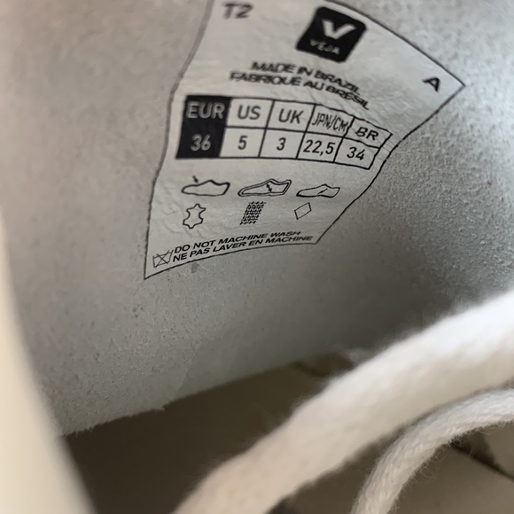 VEJA V-10 Leather Trainers - Picture 7 of 7